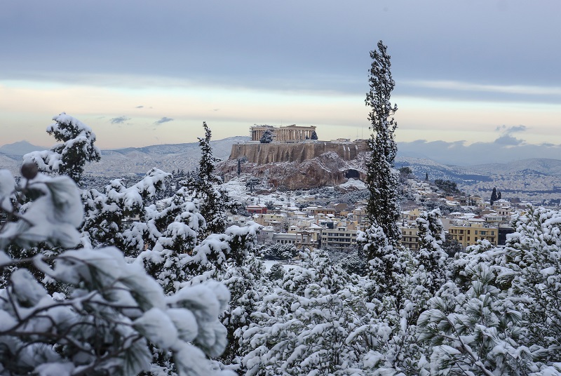 Neve na Acrópole em Atenas