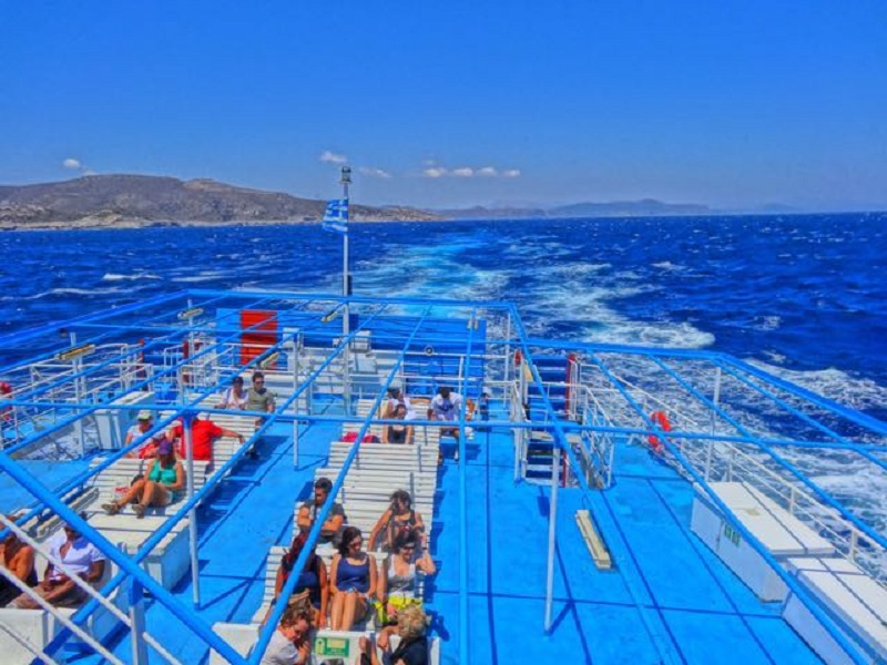 Interior do ferry boat na Grécia