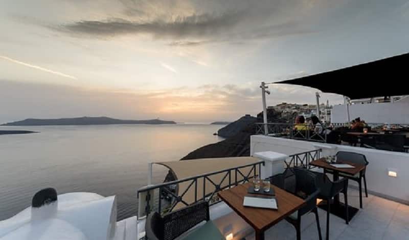 Vista do VR cafe Bar em Santorini