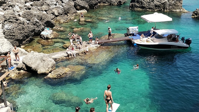 Praia La Grotta em Corfu