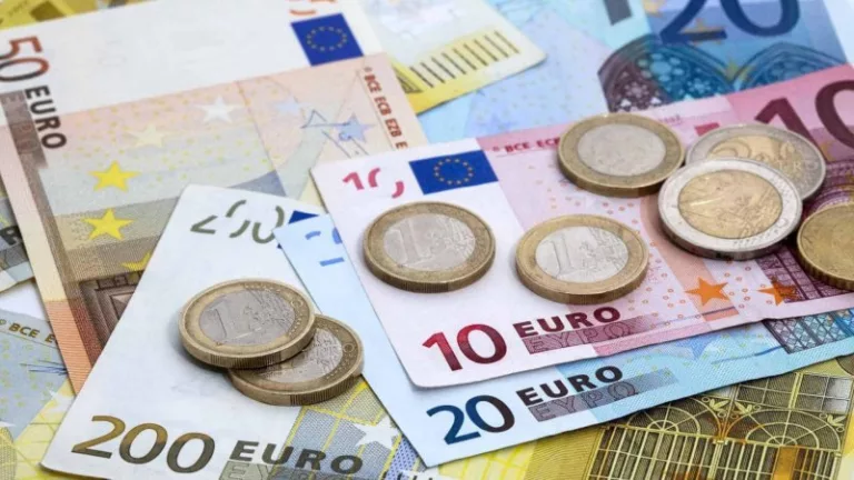 Quanto levar de dinheiro para Santorini