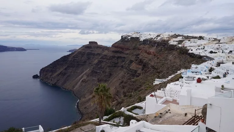 Como é e o que fazer no inverno em Santorini