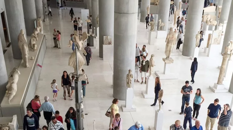 Meses de alta e baixa temporada em Atenas