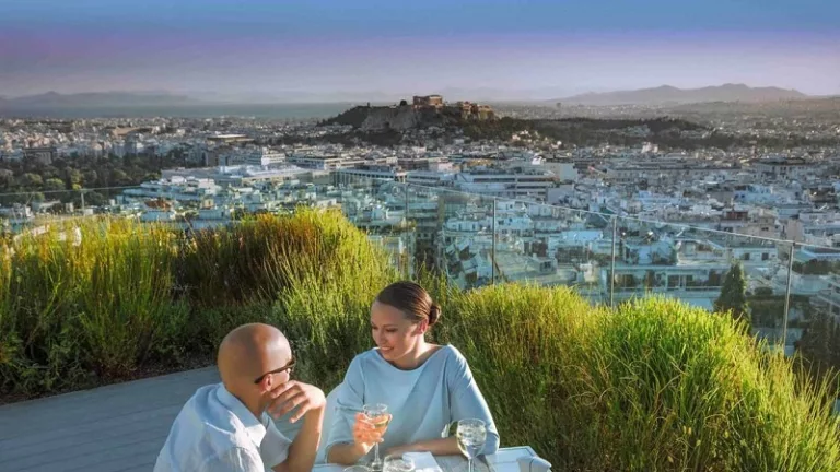 Que língua se fala em Atenas?