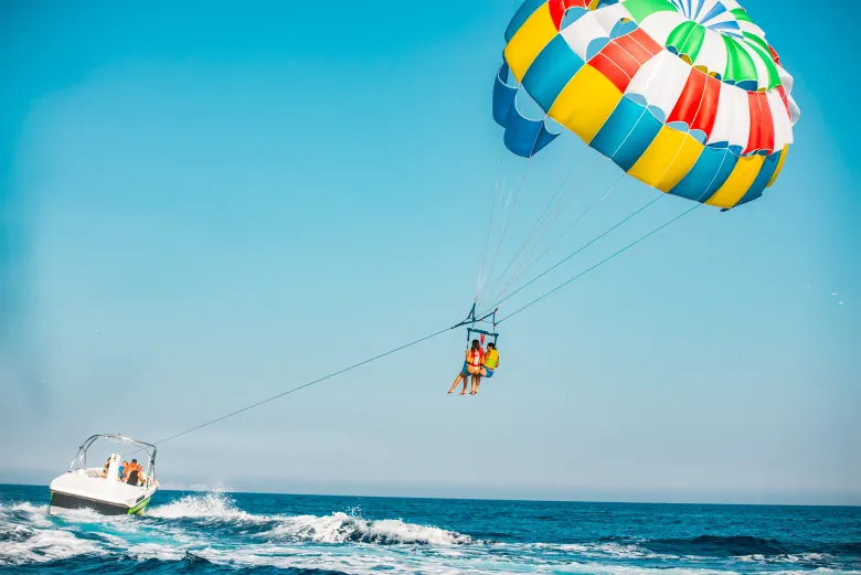 Passeio de parasailing/parapente em Mykonos