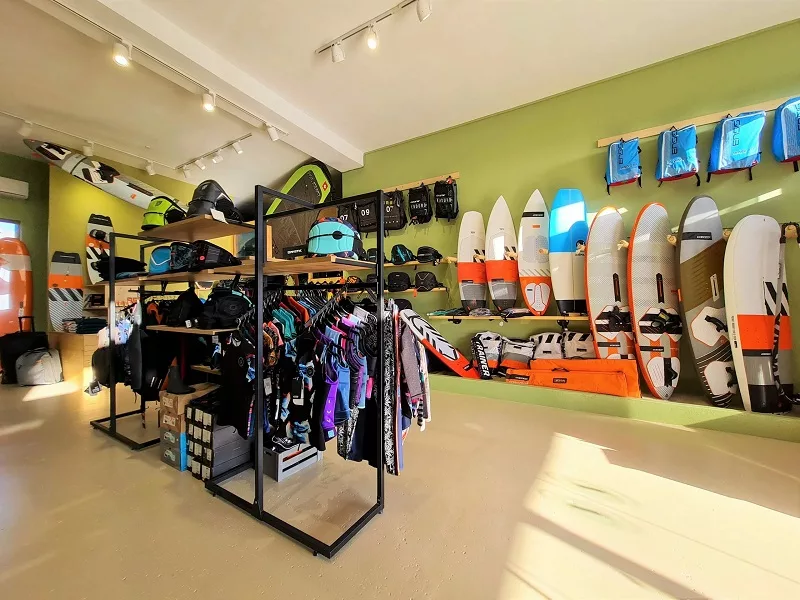 Flisvos Sports Gear em Naxos