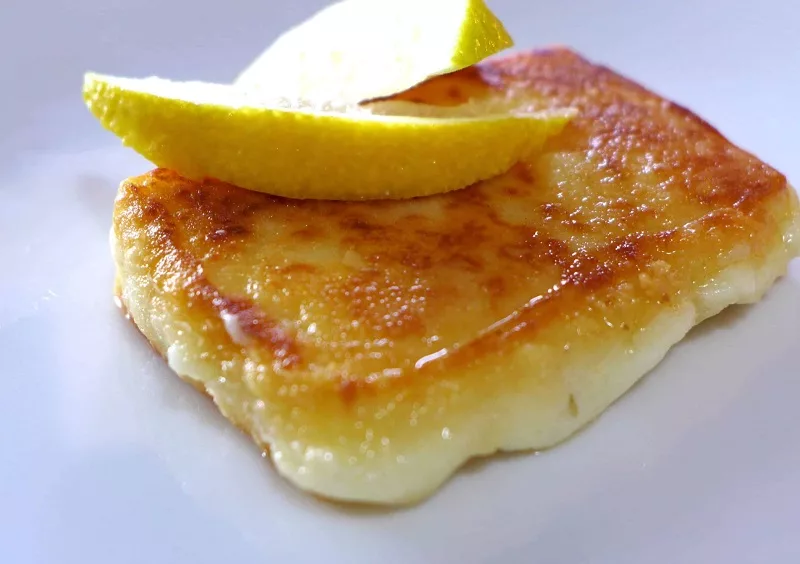 Saganaki, queijo típico grego